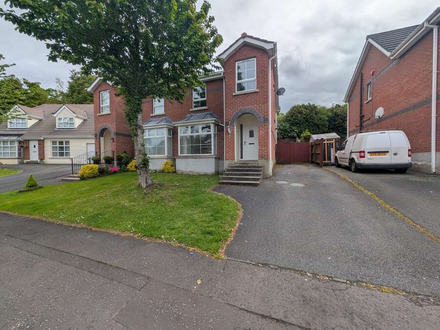 10 Greenvale Grove