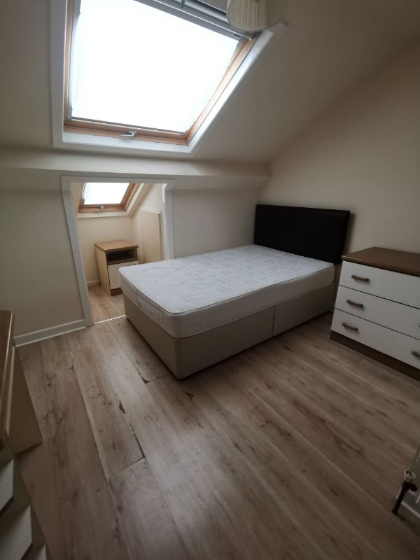 73 Tates Avenue 73 Tates Avenue