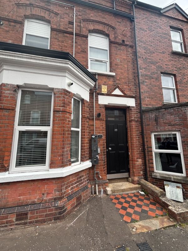 Apt 3, 23 Fitzroy Avenue