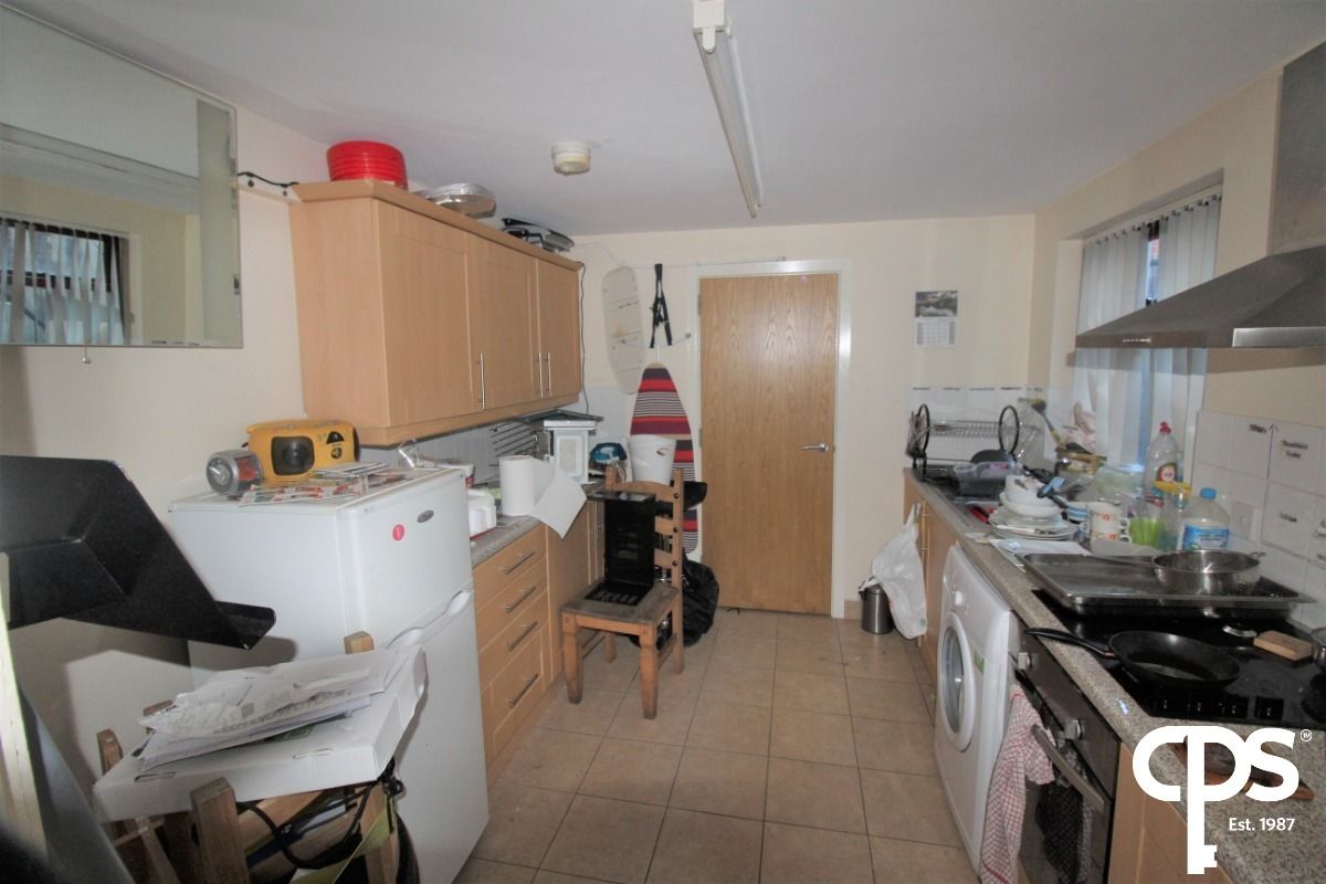 37 Wellesley Avenue - Apts 1 & 2 37 Wellesley Avenue - Apts 1 & 2