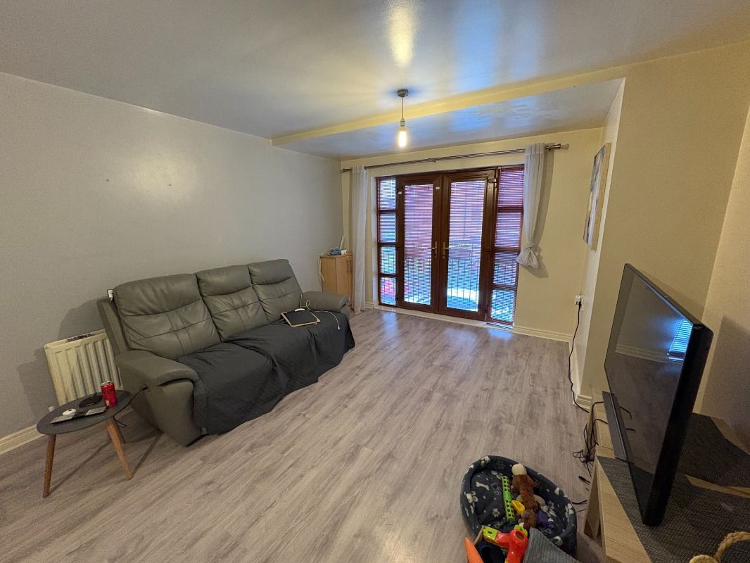 Apt. 5, Sequoia Building, 1 Redwood Grove