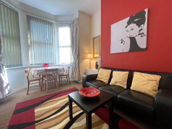Apt 1, 100 University Avenue