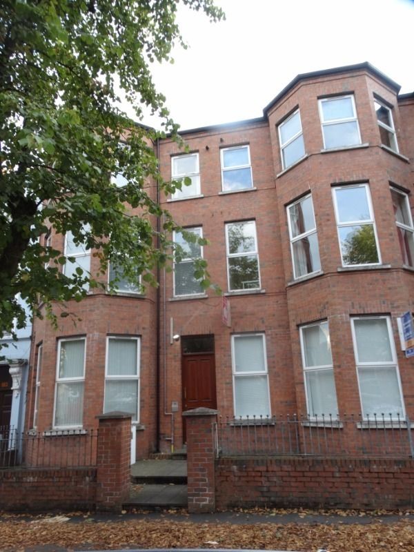 Apartment 5, 99 - 101 Eglantine Avenue