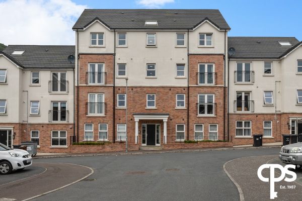Apt 4, 12a Highgrove Meadows