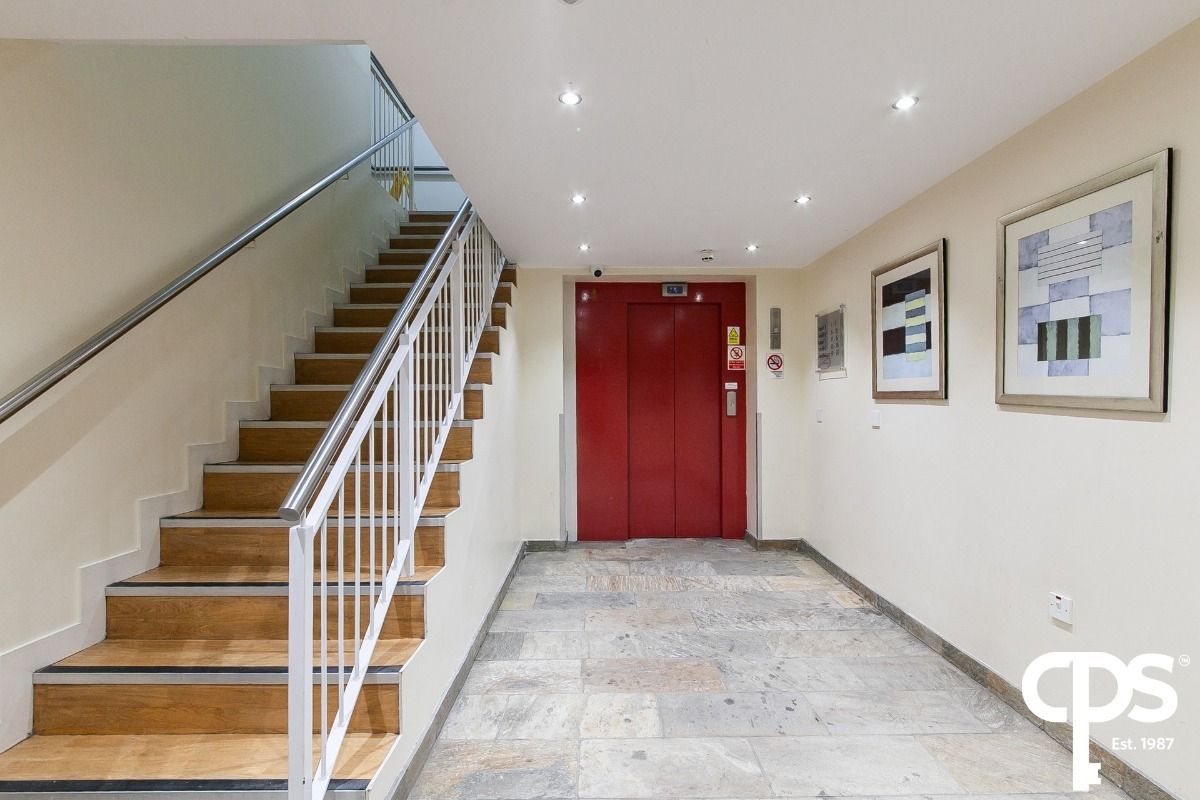 Apt 12 Shaftesbury Court