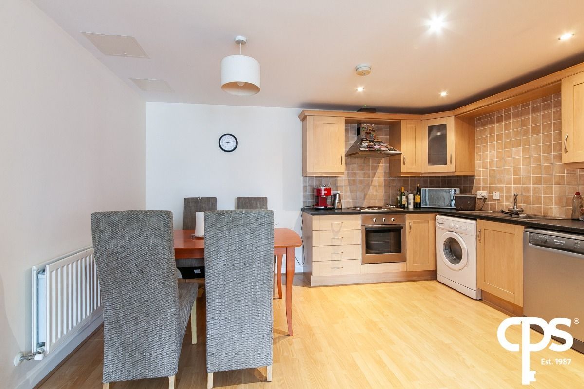 Apt 12 Shaftesbury Court