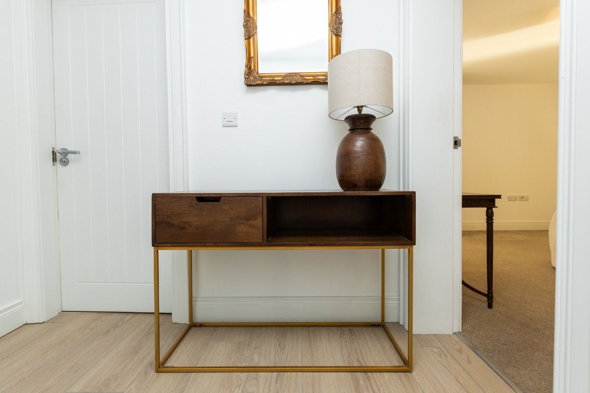 Apt 1, 15 Ballantine Square