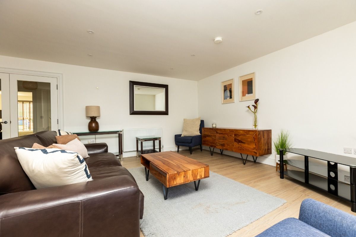 Apt 1, 15 Ballantine Square