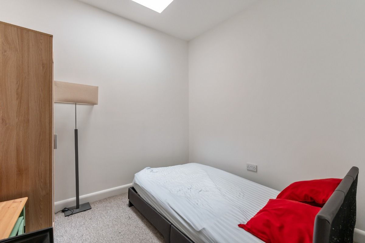 Apt 1, 89 Malone Avenue