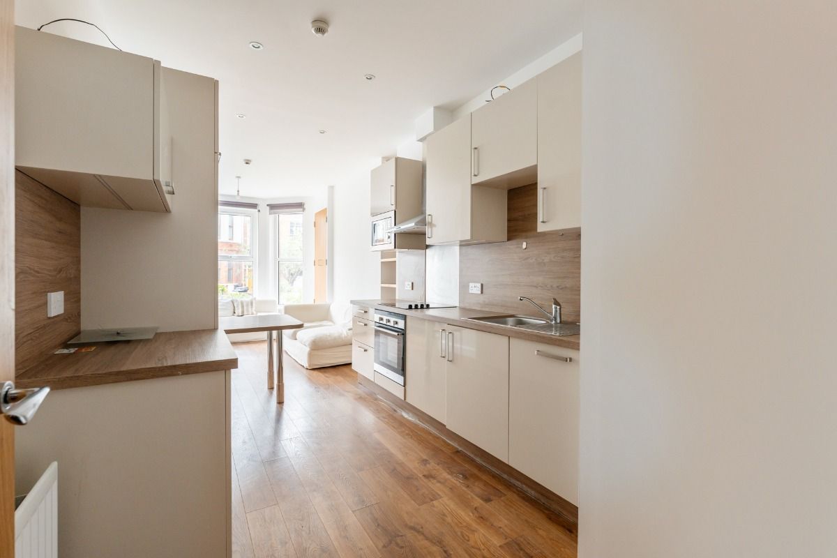 Apt 1, 89 Malone Avenue