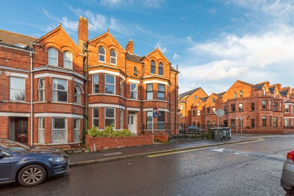 Apt 2, 89 Malone Avenue