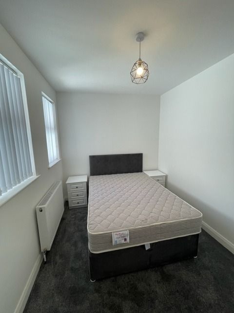 Apartment 1, 6 Eglantine Gardens