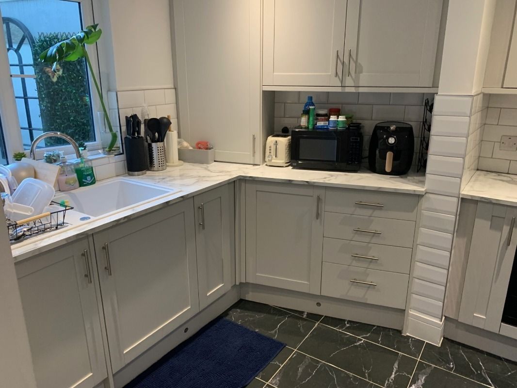 Apt 1, 38 Dufferin Avenue