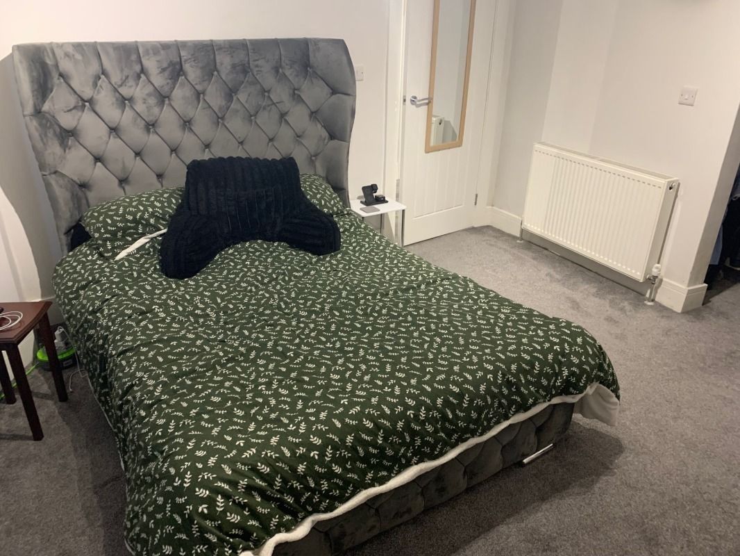 Apt 1, 38 Dufferin Avenue