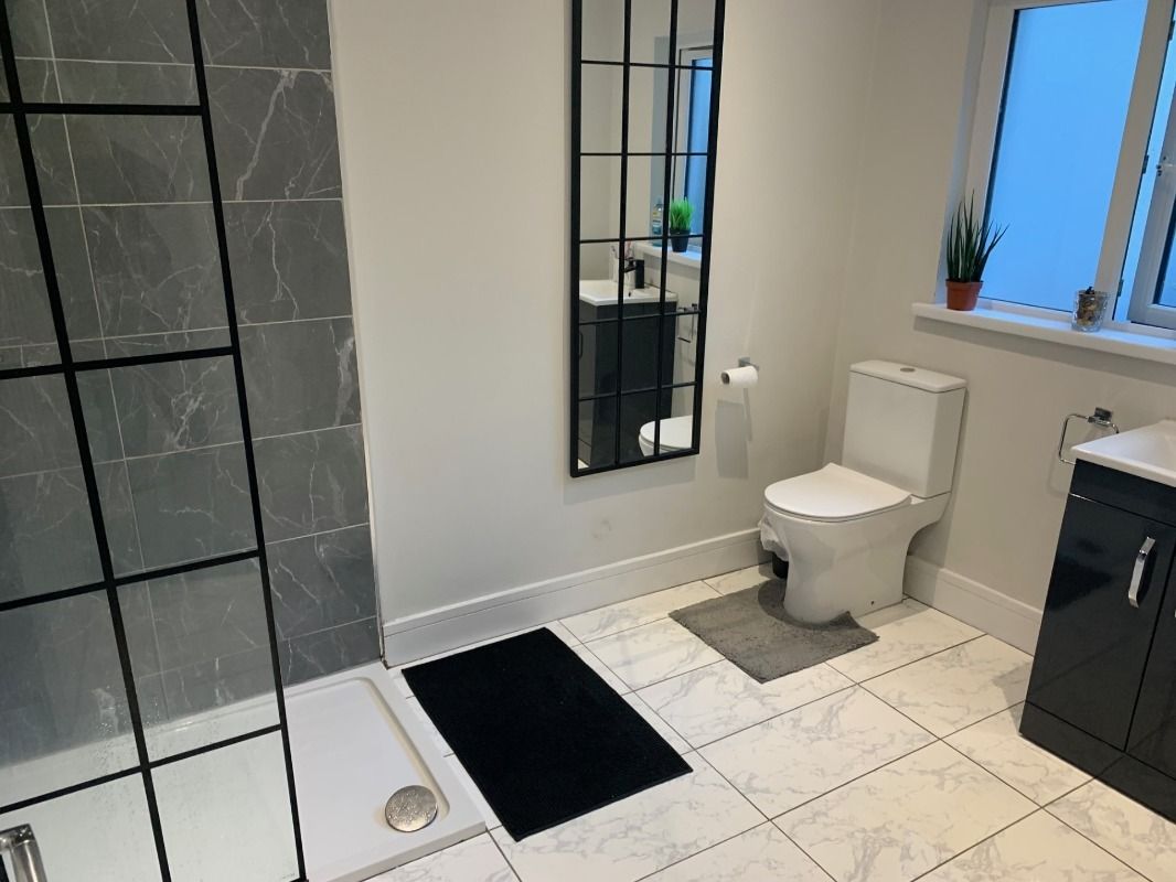 Apt 1, 38 Dufferin Avenue