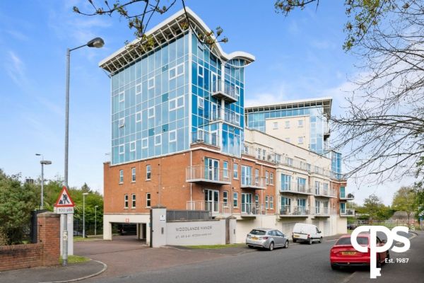 Apt 36 Woodlands Manor