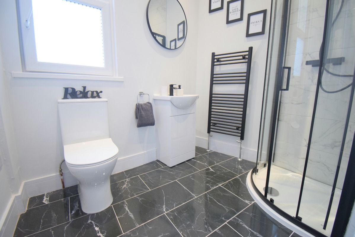 Apt 2, 38 Dufferin Avenue