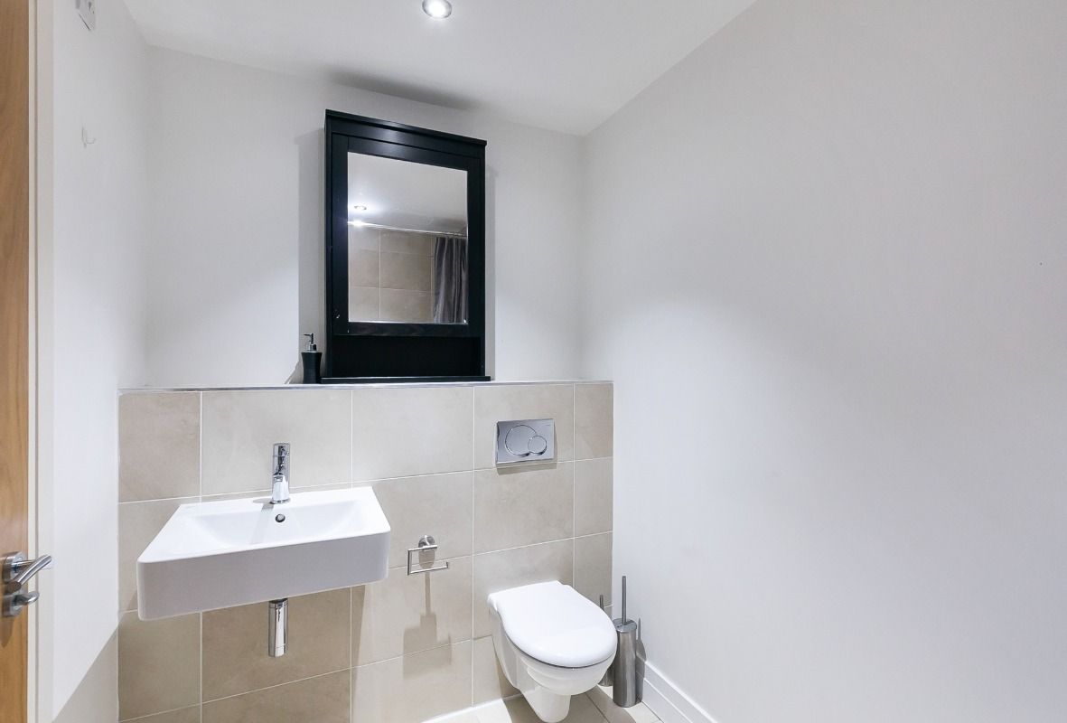 3 James Clow Building, Princes Street