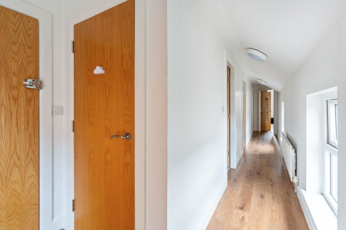 Apt 3, 89 Malone Avenue