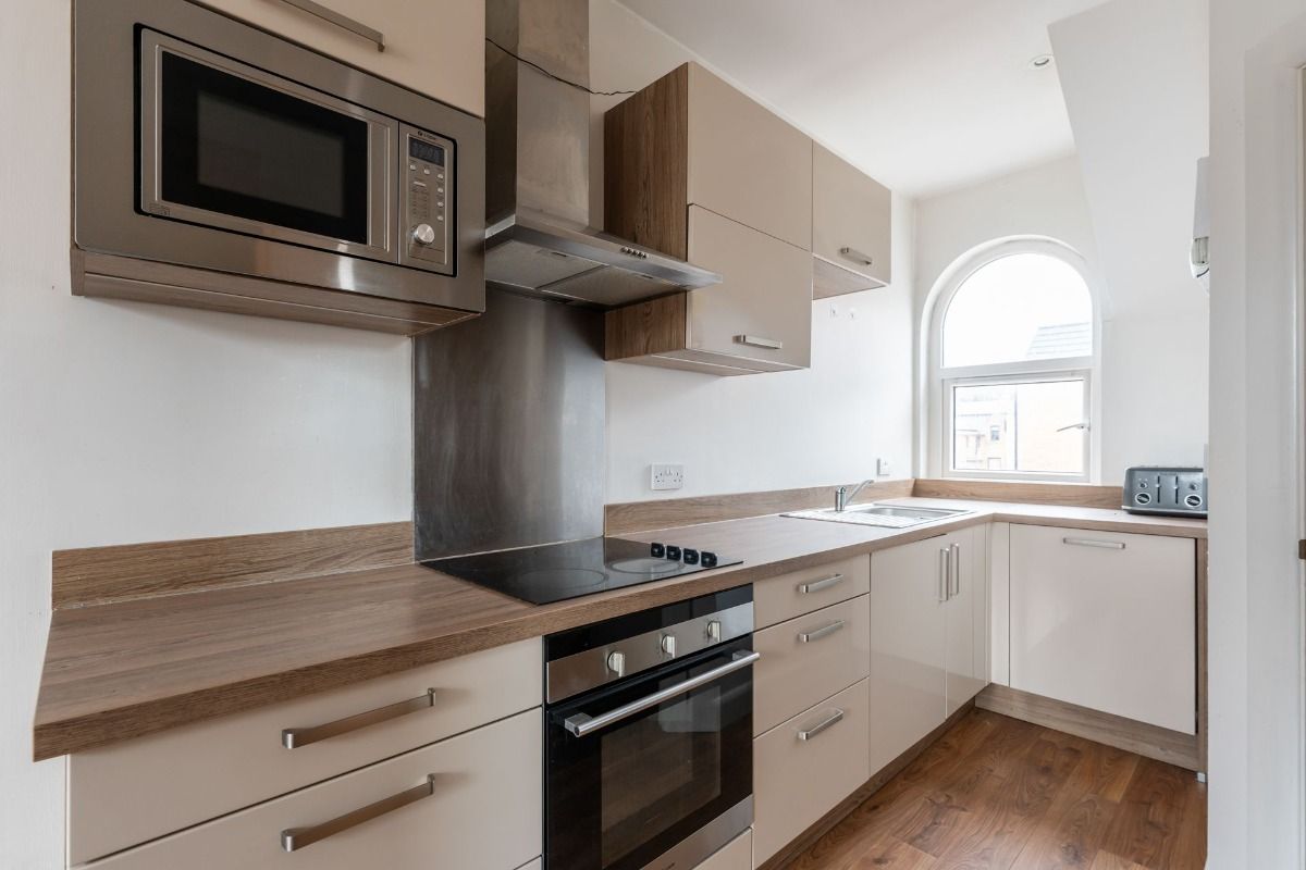 Apt 3, 89 Malone Avenue