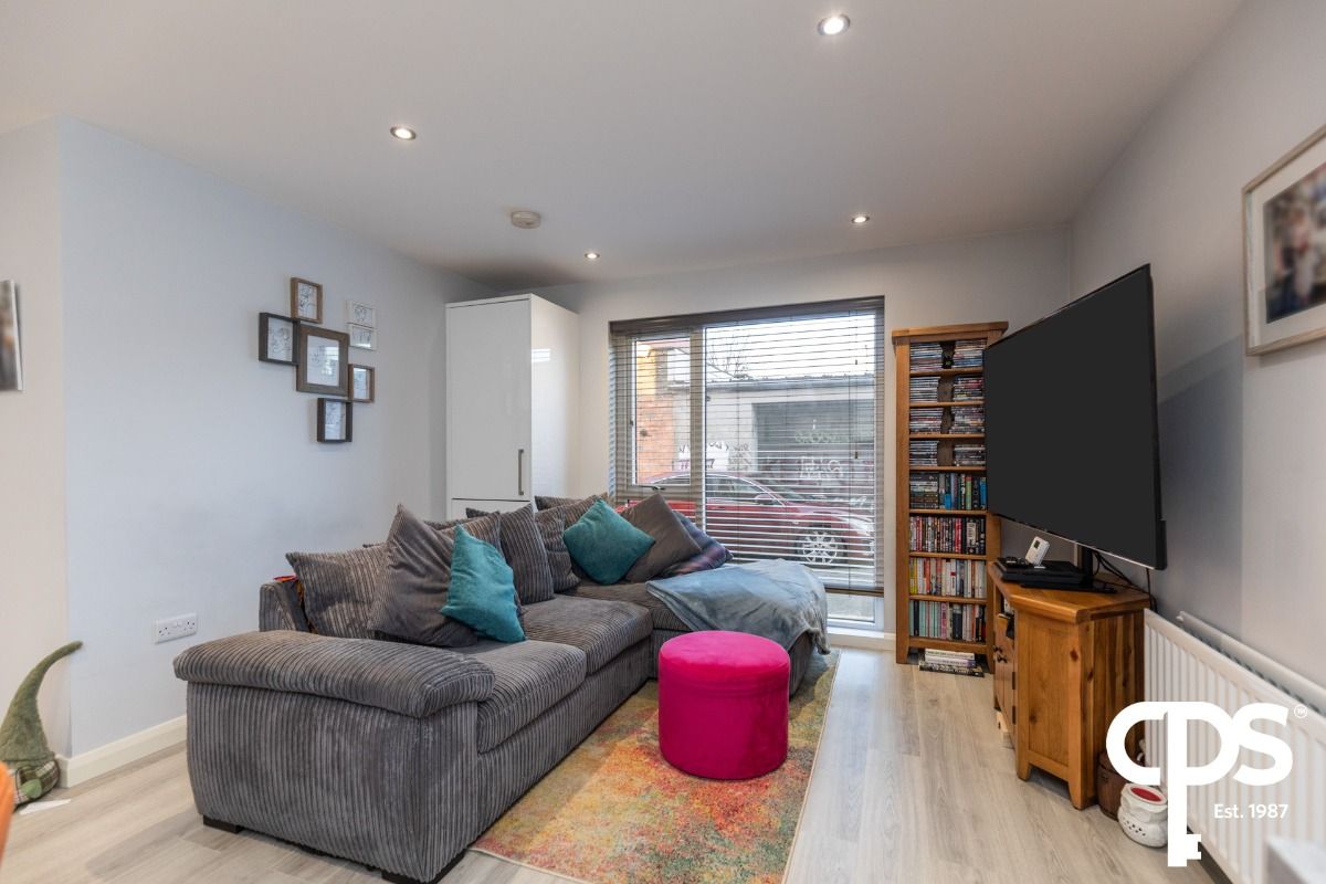 Apt 2, 32 Gardiner Street