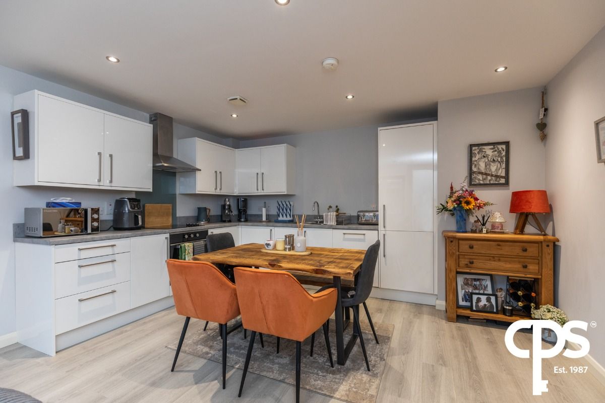 Apt 2, 32 Gardiner Street