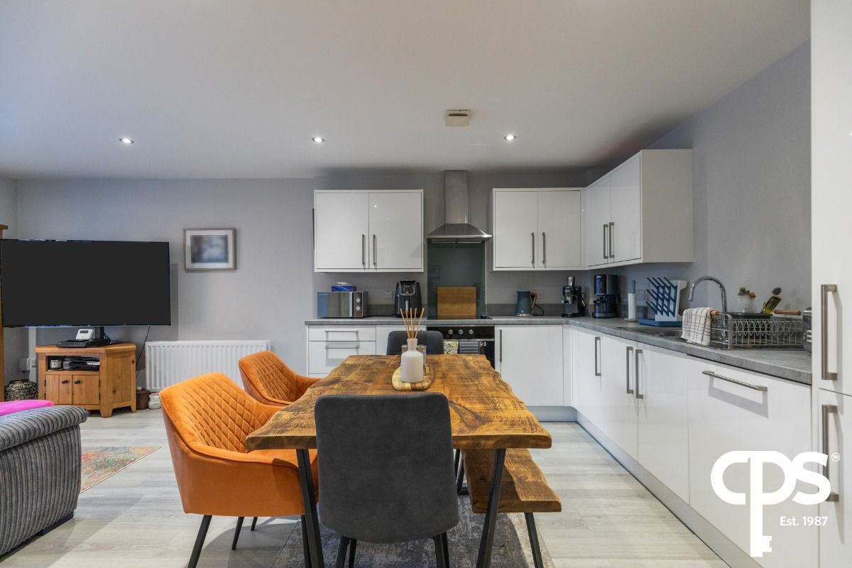 Apt 2, 32 Gardiner Street