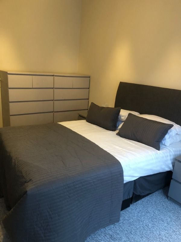 Apt 1, 94 Wellesley Avenue