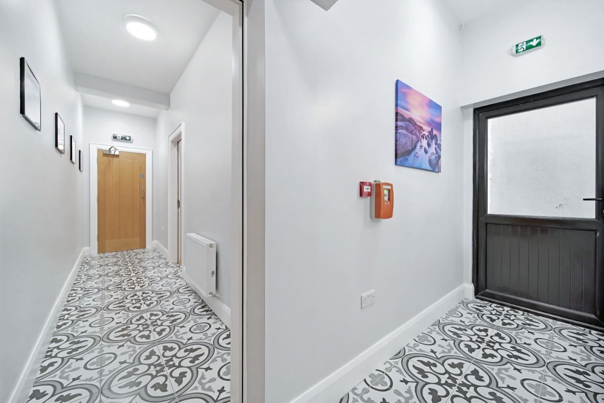 Apt 2,8 Newington Street