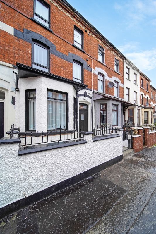 Apt 2,8 Newington Street