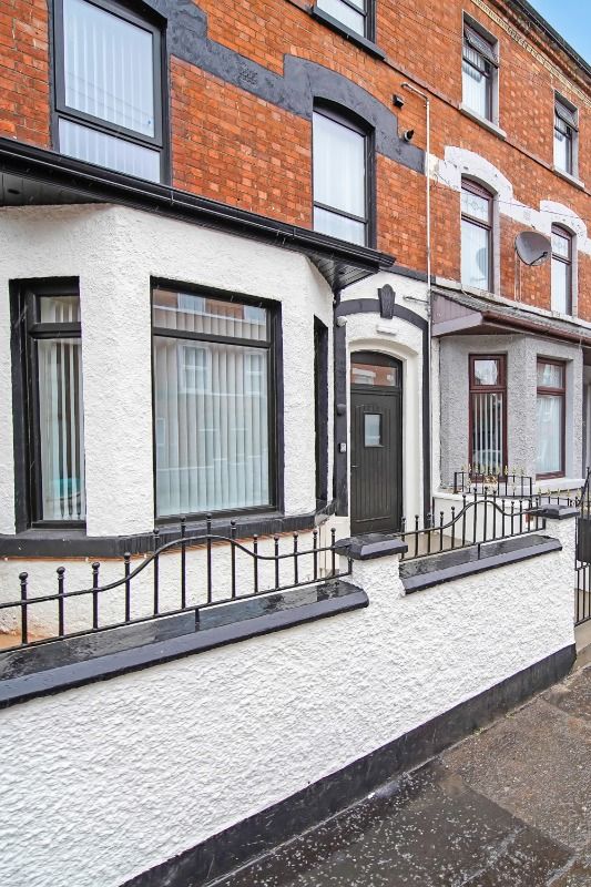 Apt 2,8 Newington Street