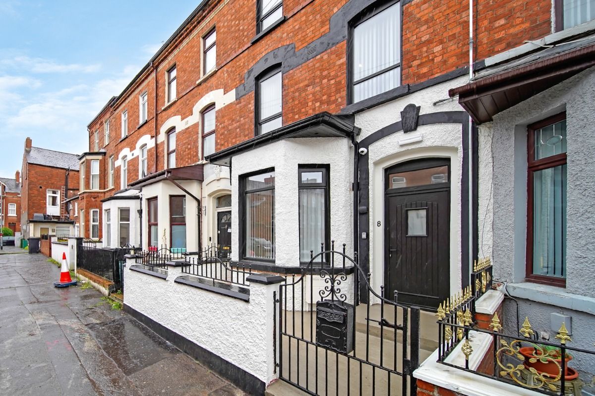 Apt 2,8 Newington Street