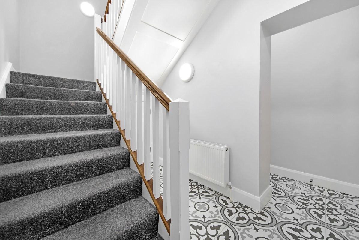 Apt 2,8 Newington Street