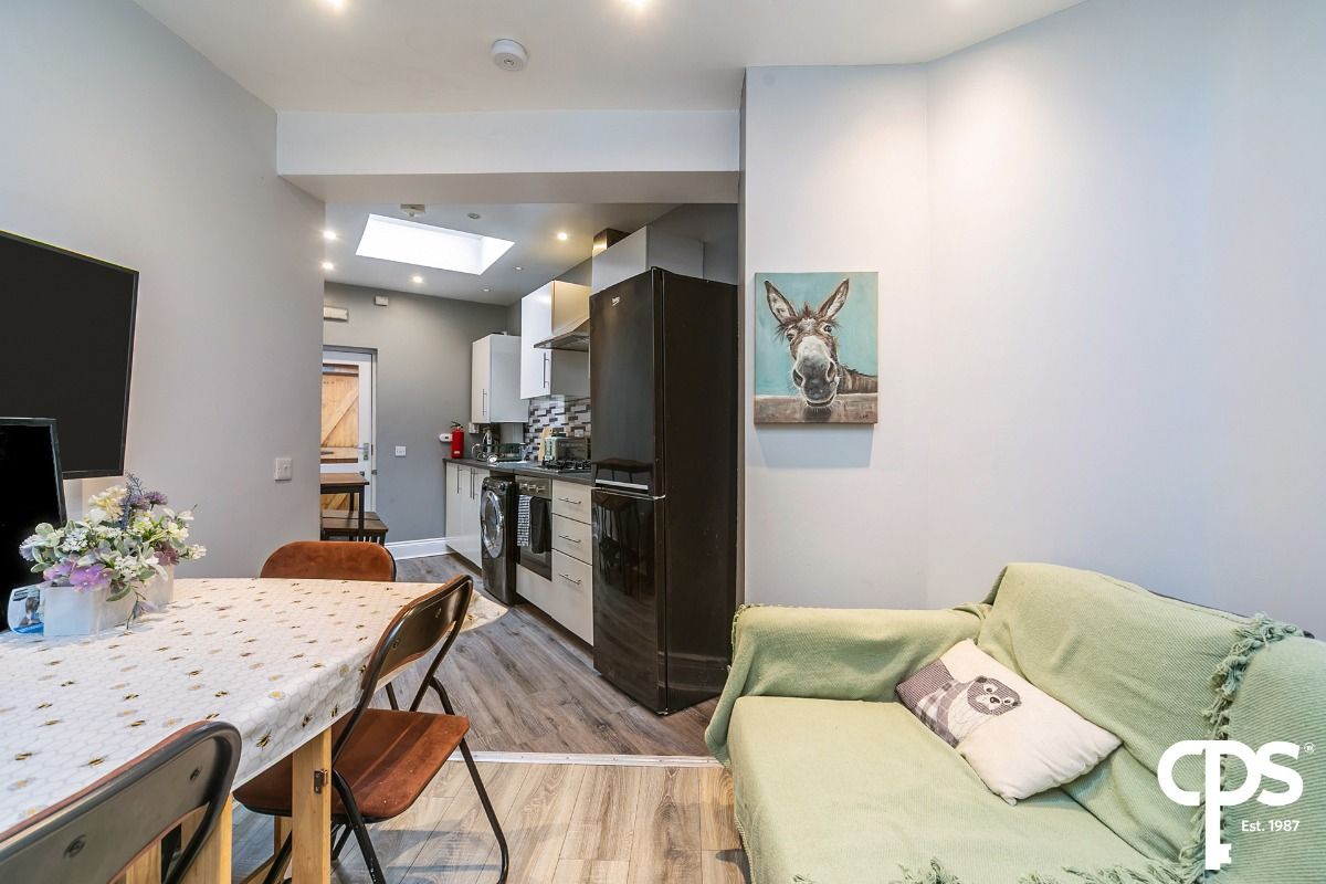 11 College Place North