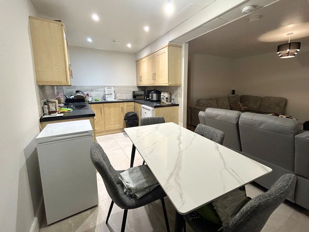 301 College Court Central