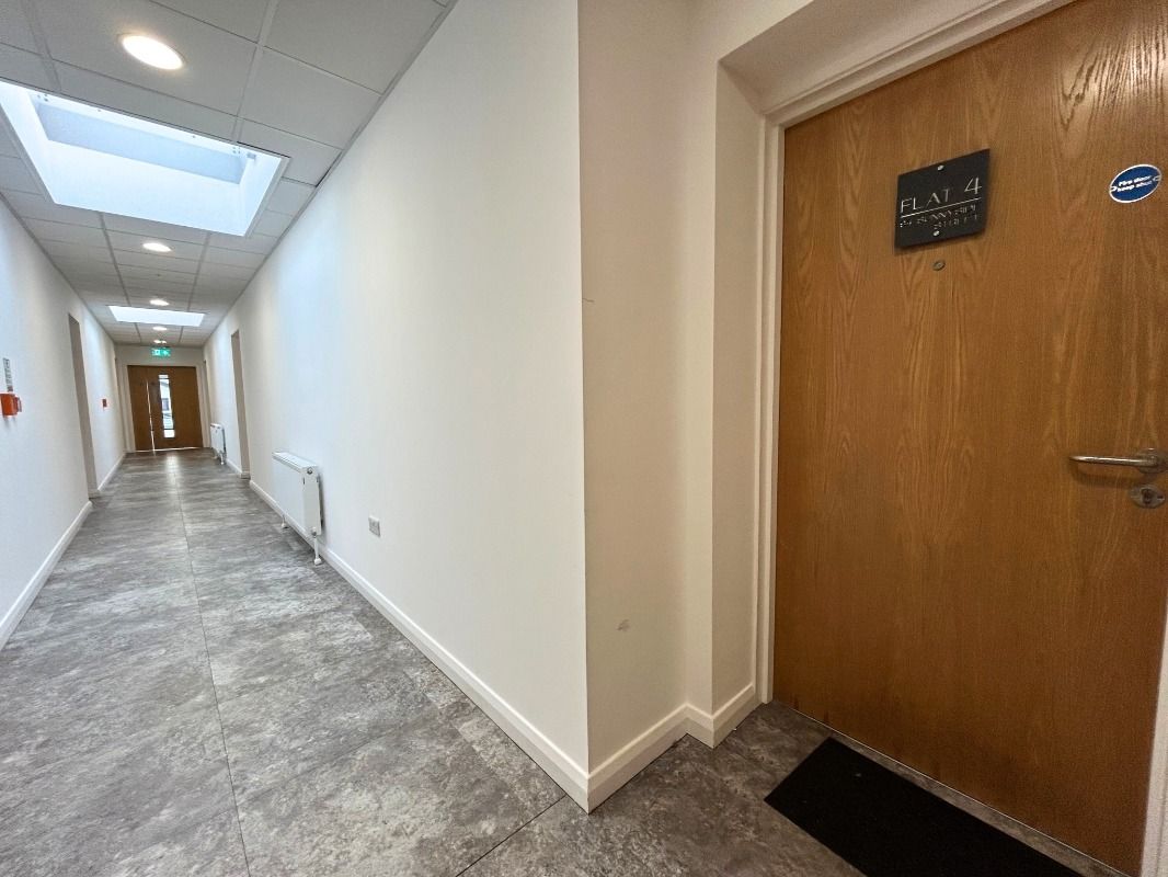 Apt 4 94 Sunnyside Street