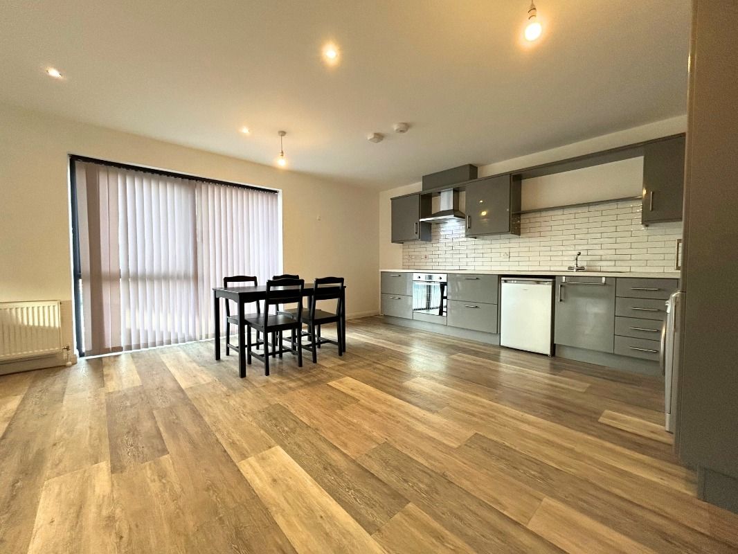 Apt 4 94 Sunnyside Street