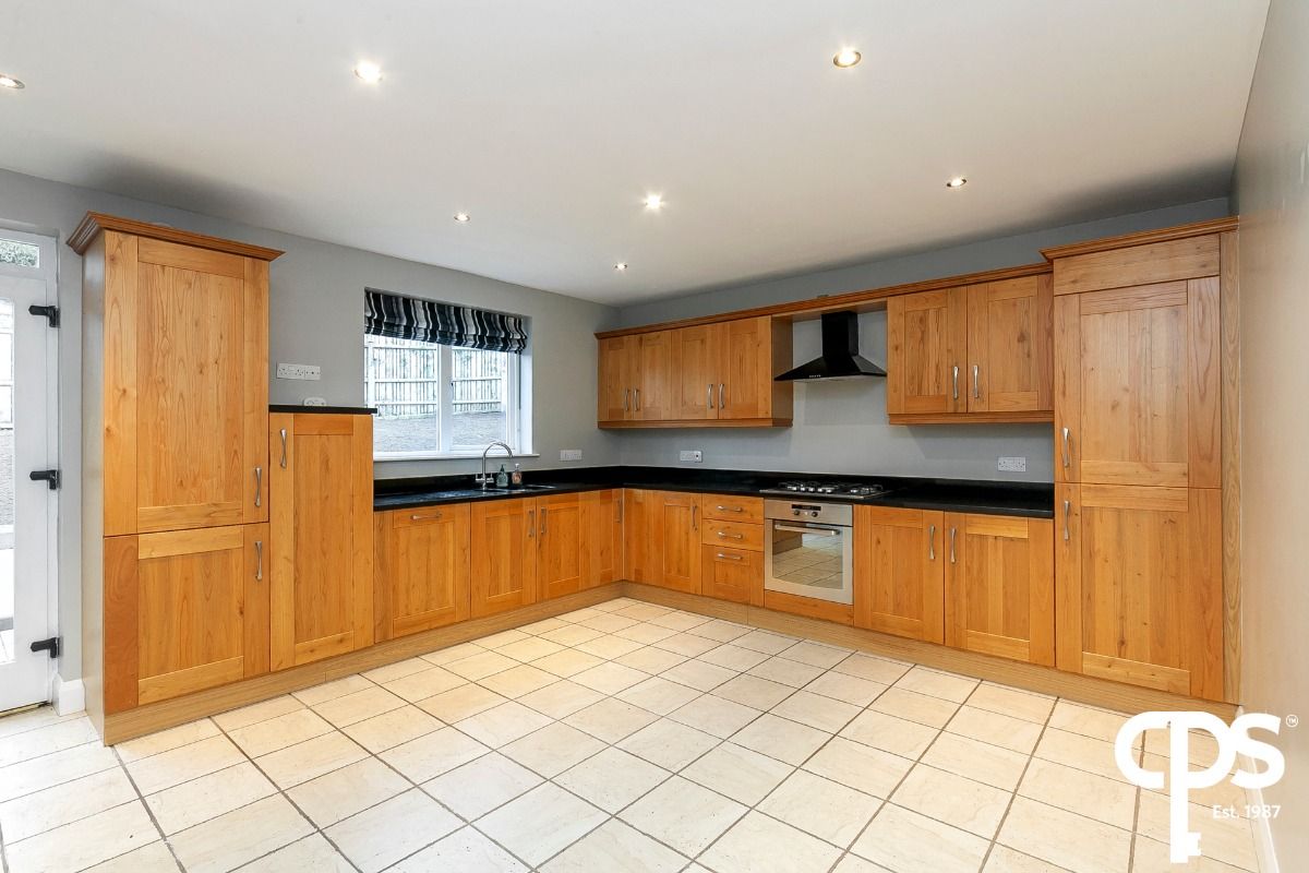 17 Fortwilliam Demense