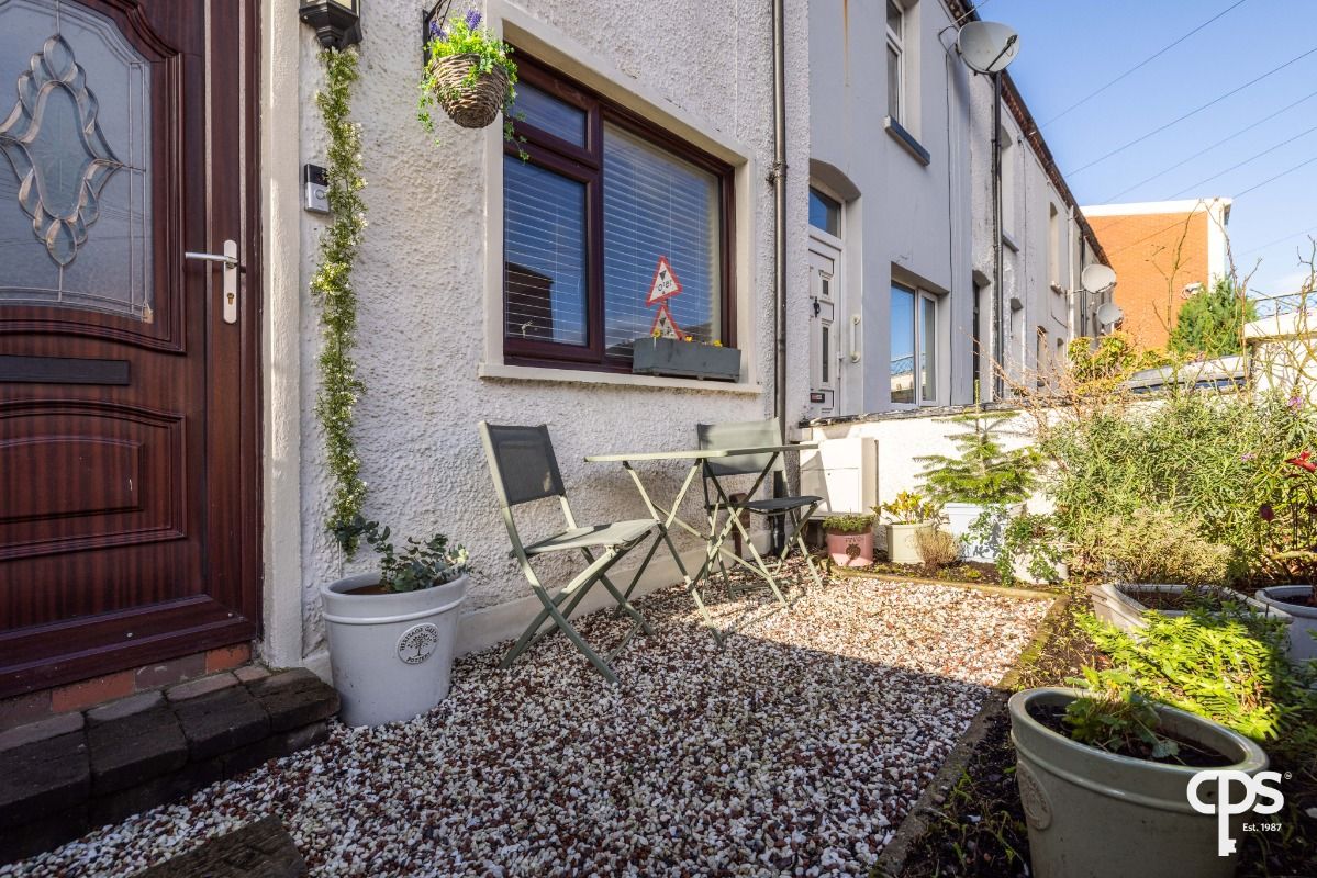 11 Northbrook Street