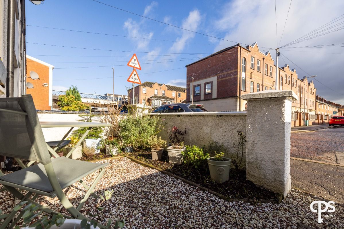 11 Northbrook Street