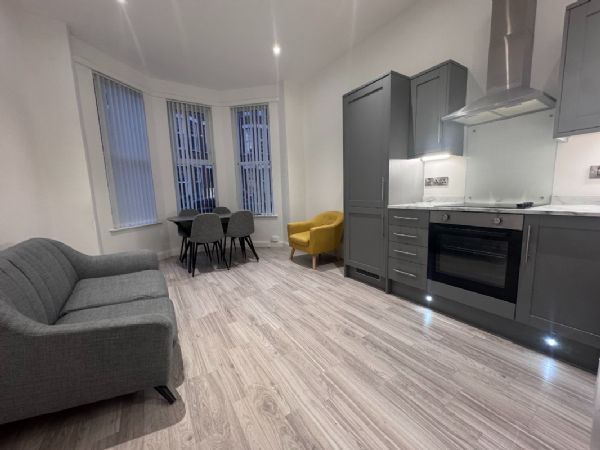 Apartment 1, 6 Eglantine Gardens