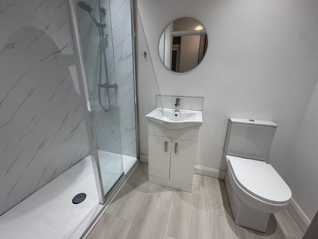 Apartment 1, 6 Eglantine Gardens