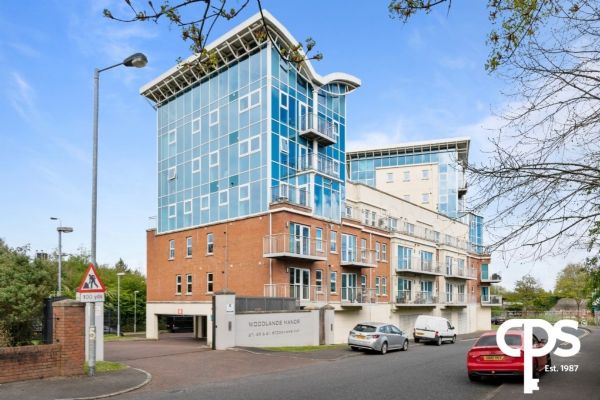 Apt 36 Woodlands Manor