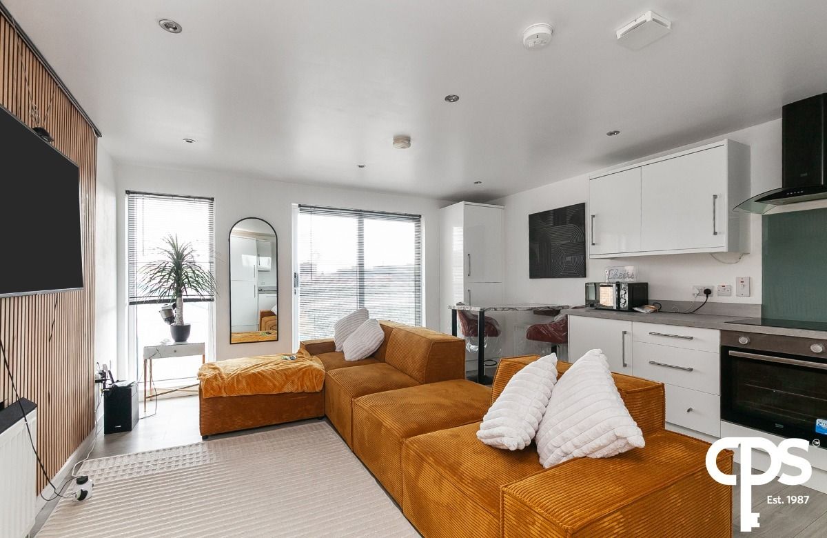 Apt 7, 32 Gardiner Street