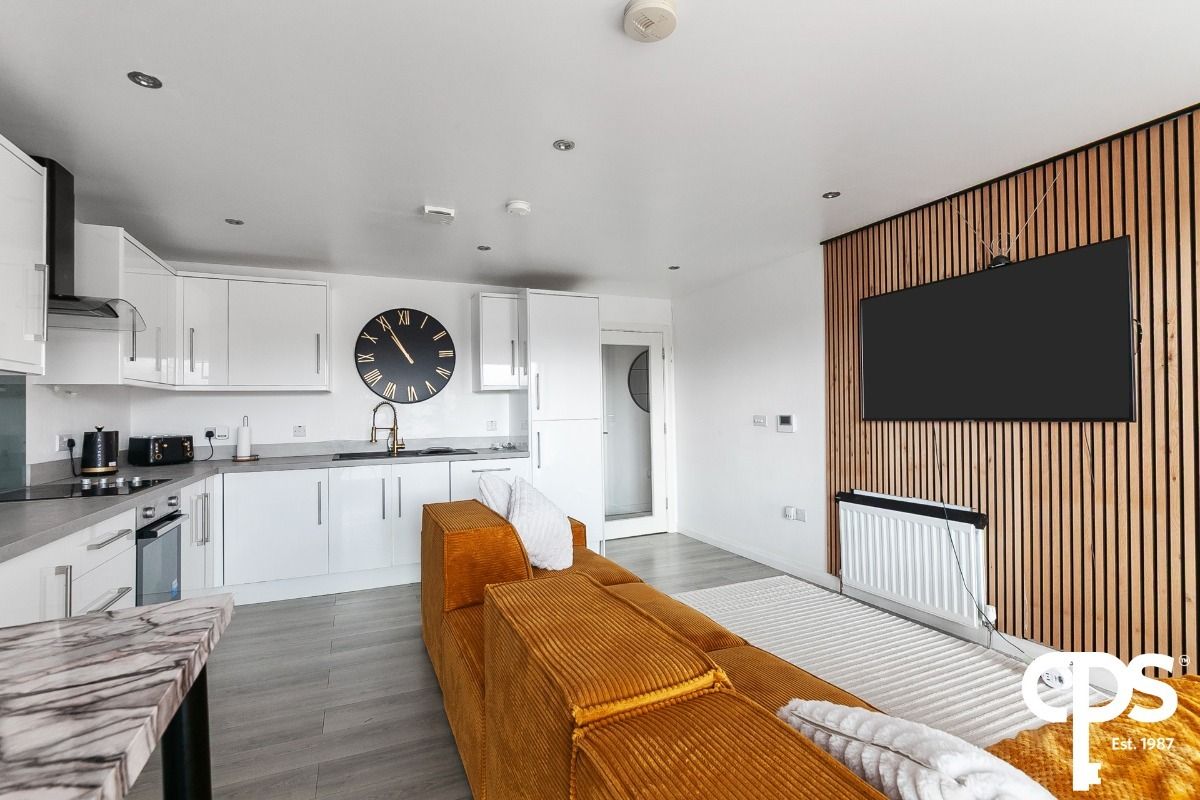 Apt 7, 32 Gardiner Street