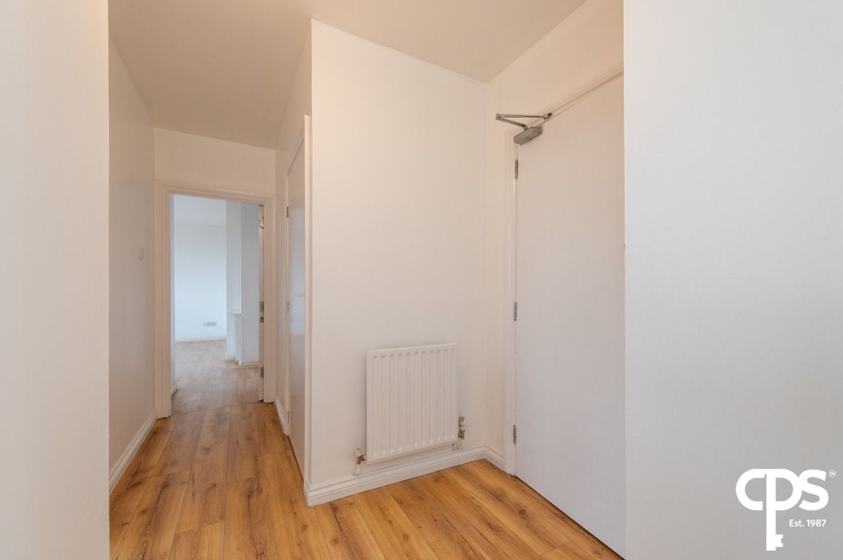 Apt 112, Bass Building