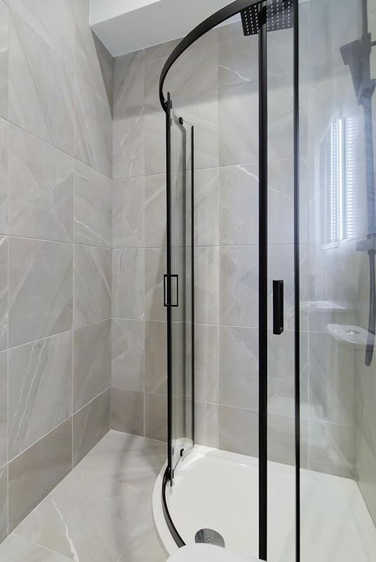 Apt 1, 8 Newington Street