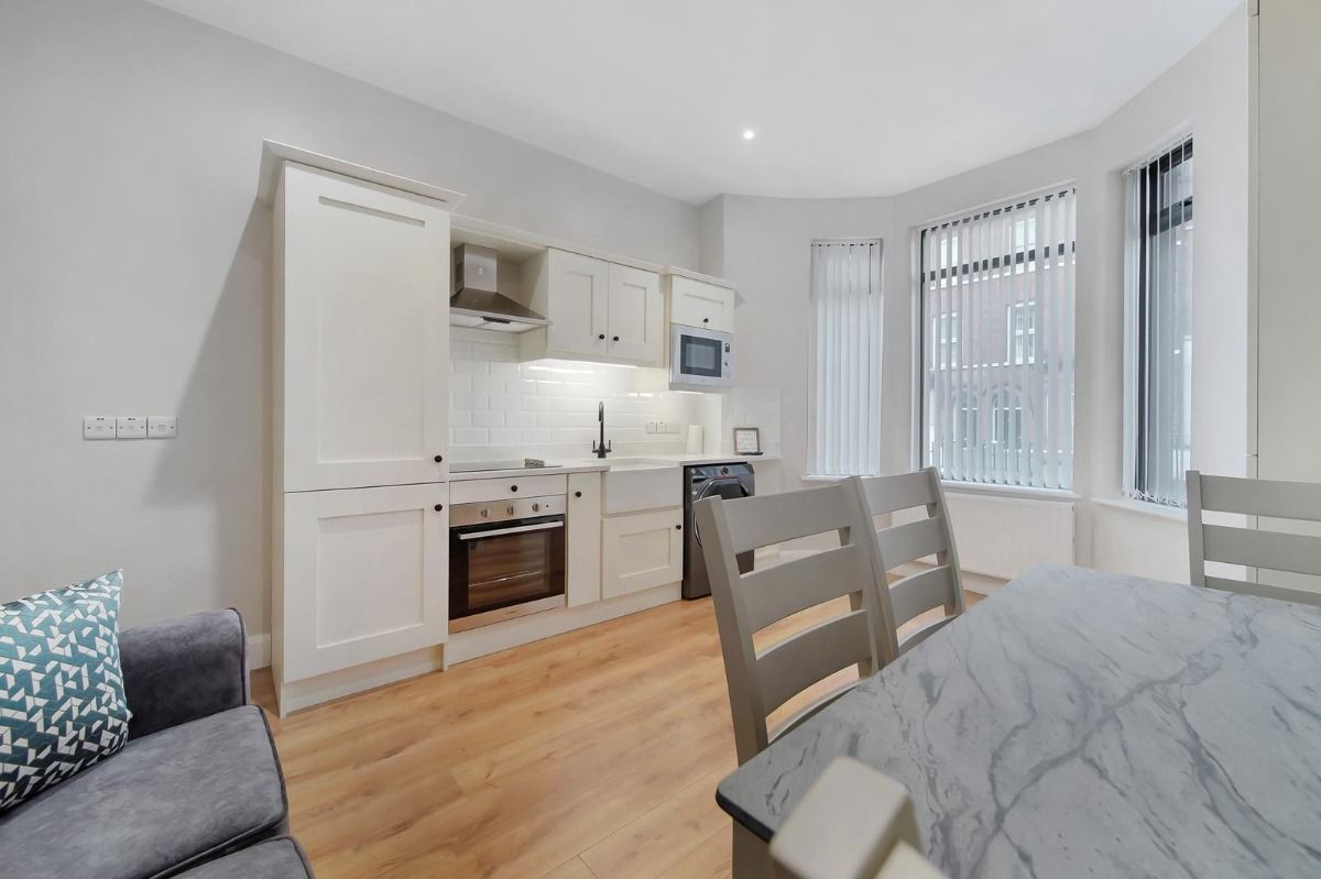 Apt 1, 8 Newington Street