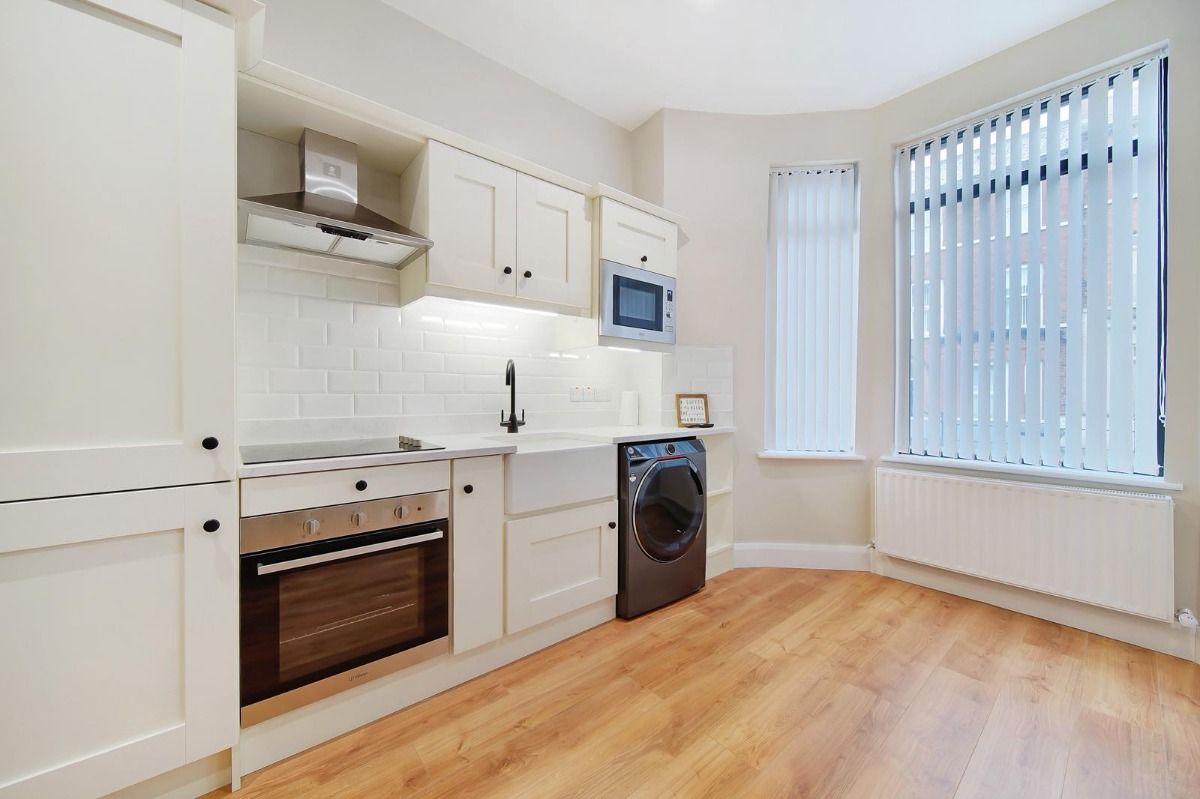 Apt 1, 8 Newington Street