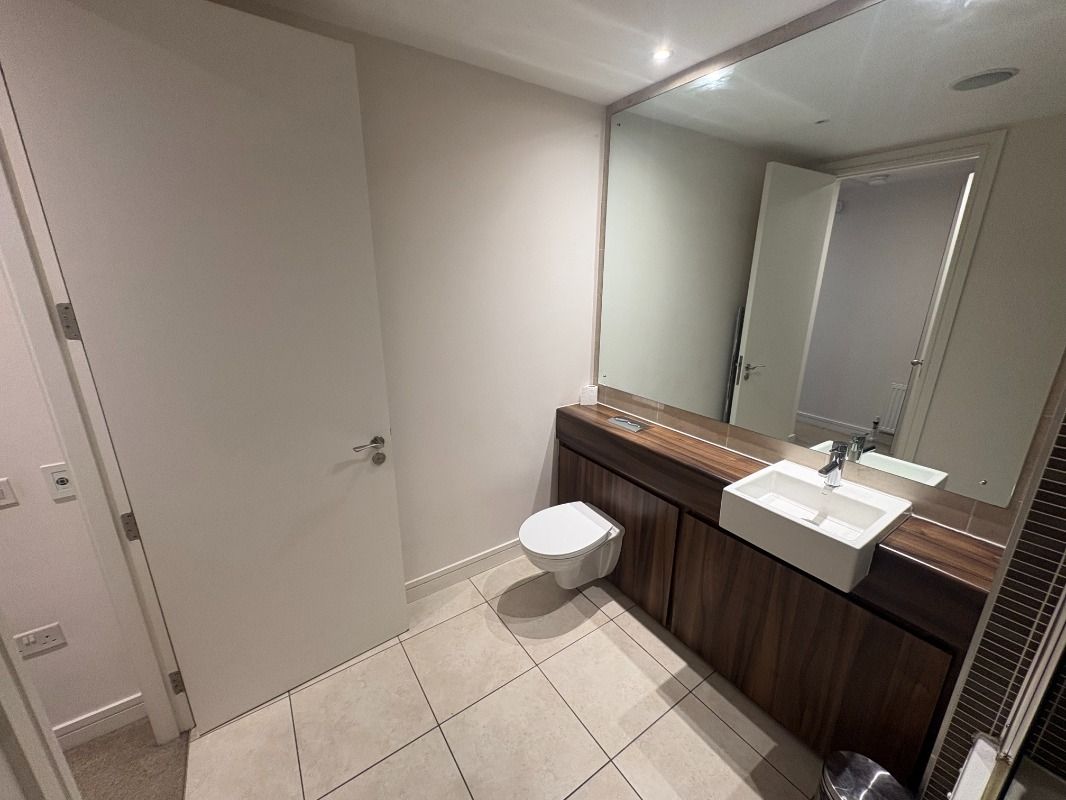 Apartment 11.08 The Arc, Titantic Quarter